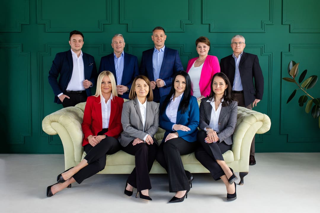 sesja-biznesowa-wroclaw-mayove-photo (33) Fotografia biznesowa Wrocław – elegancka sesja grupowa w studiu