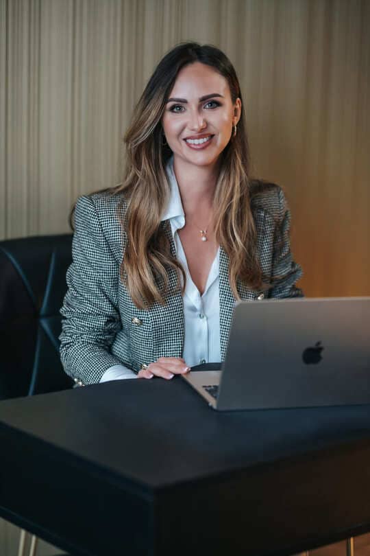 sesja-biznesowa-wroclaw-mayove-photo (42) Fotografia biznesowa Wrocław – kobiecy portret wspierający markę osobistą